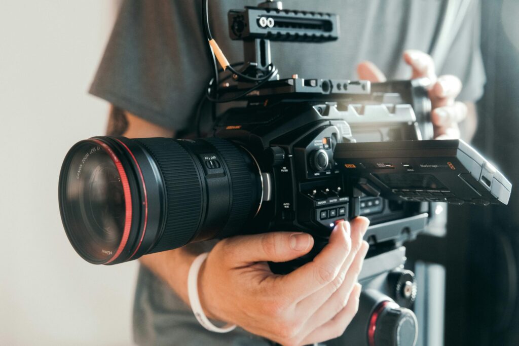 operator, kamera Canon, nagrywanie filmów promocyjnych i reklamowych