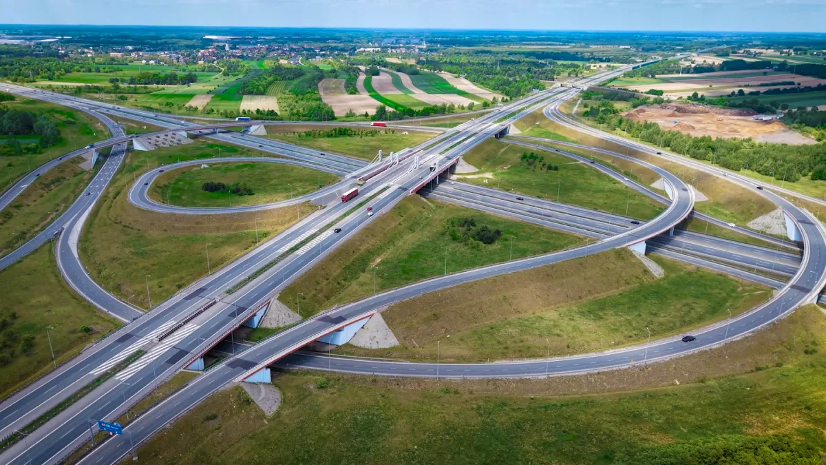 Kręcenie materiałów do reportażu dronem